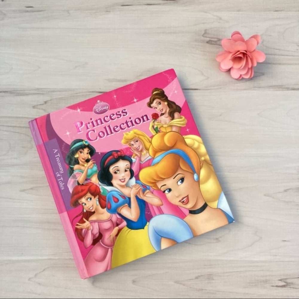 ๐ธ3/$30๐ธ Disney Princess Collection Book ๐๐ - Picture 2 of 9